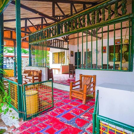 Oyo 875 Madhavi Beach Resort Balibago Extérieur photo