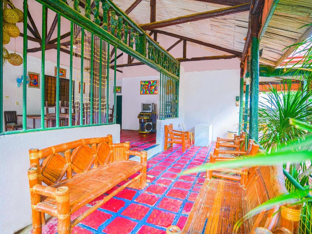Oyo 875 Madhavi Beach Resort Balibago Extérieur photo