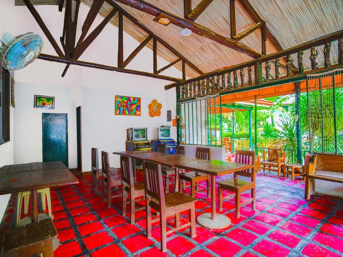 Oyo 875 Madhavi Beach Resort Balibago Extérieur photo