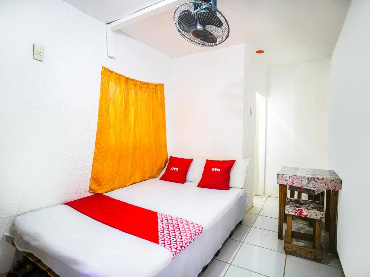 Oyo 875 Madhavi Beach Resort Balibago Extérieur photo